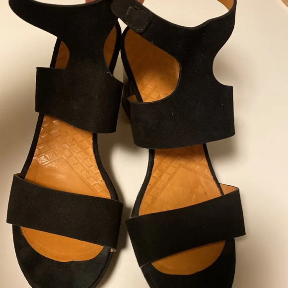 Chie Mihara heels EU 38.5 black with ankle strap closure excellent like new cond - Picture 10 of 11